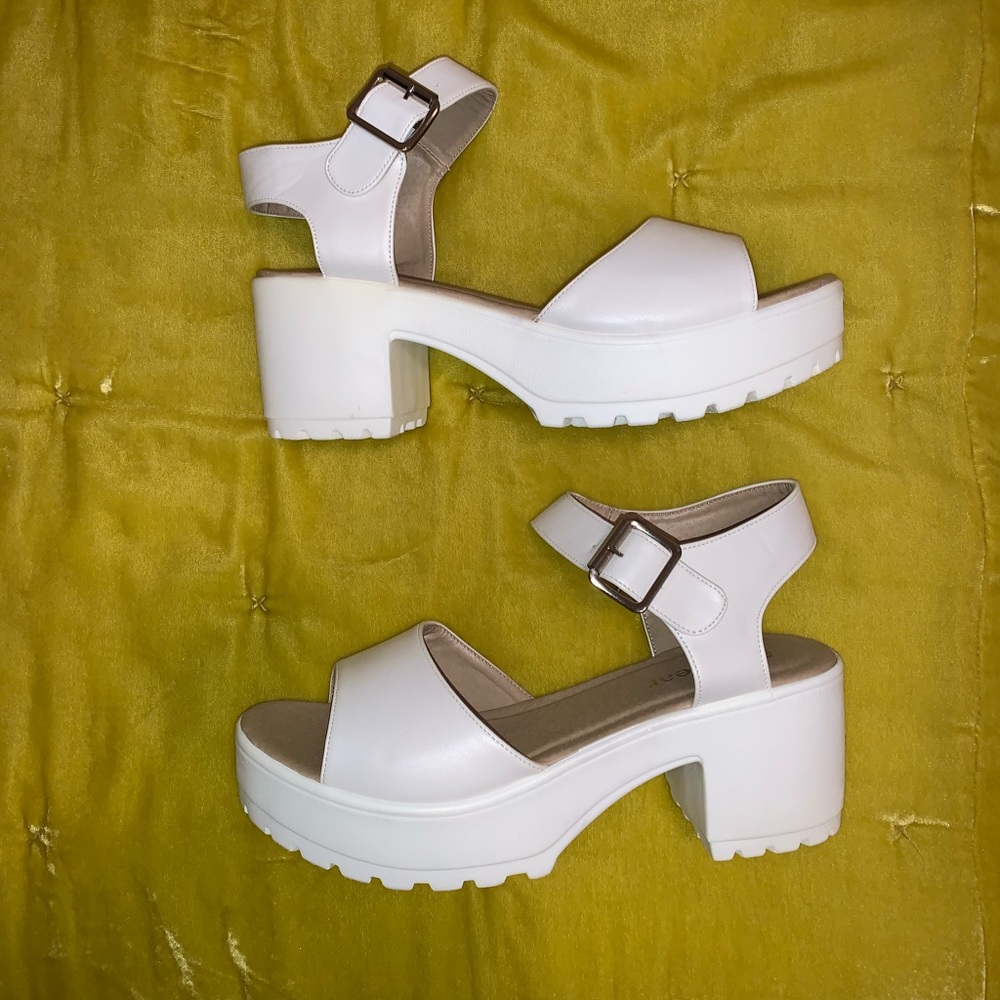 NWT chunky white platforms